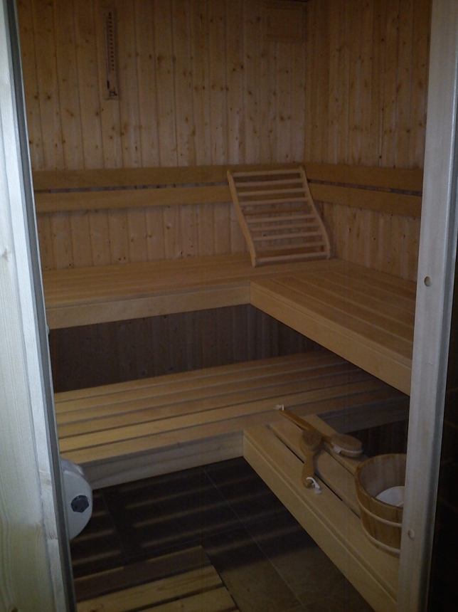interier vestavěné finské sauny