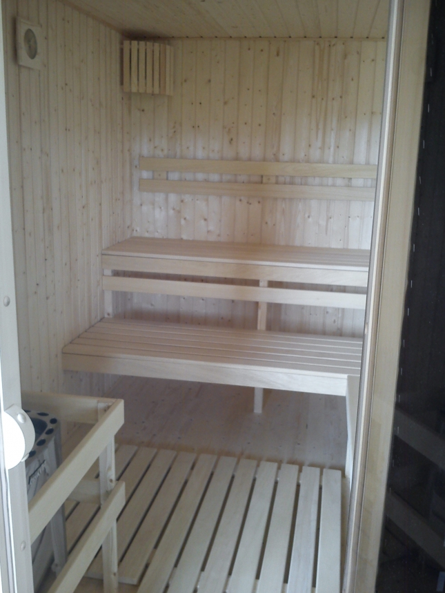 interiér finské sauny pro 6 osob