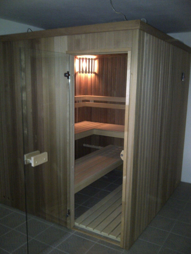Finská sauna červený cedr pro 4 osoby