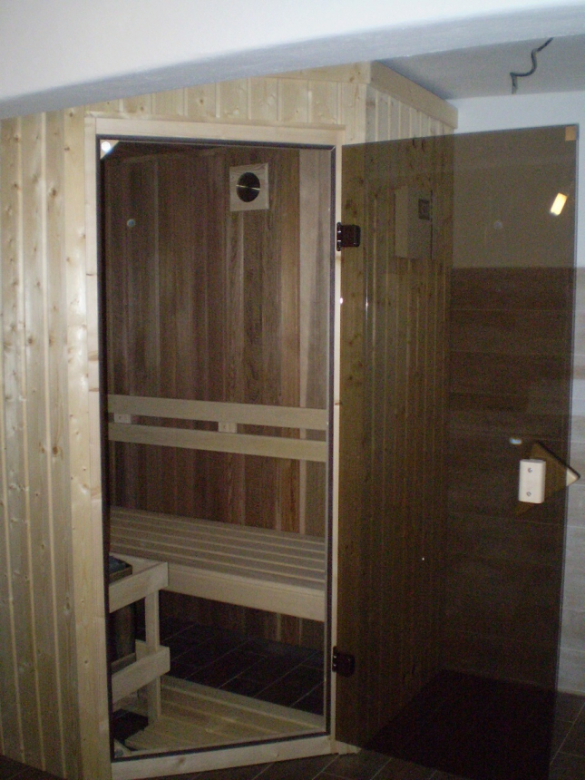 Výroba sauny na míru materiál severský smrk. Saunu dokážeme umístit téměř všude